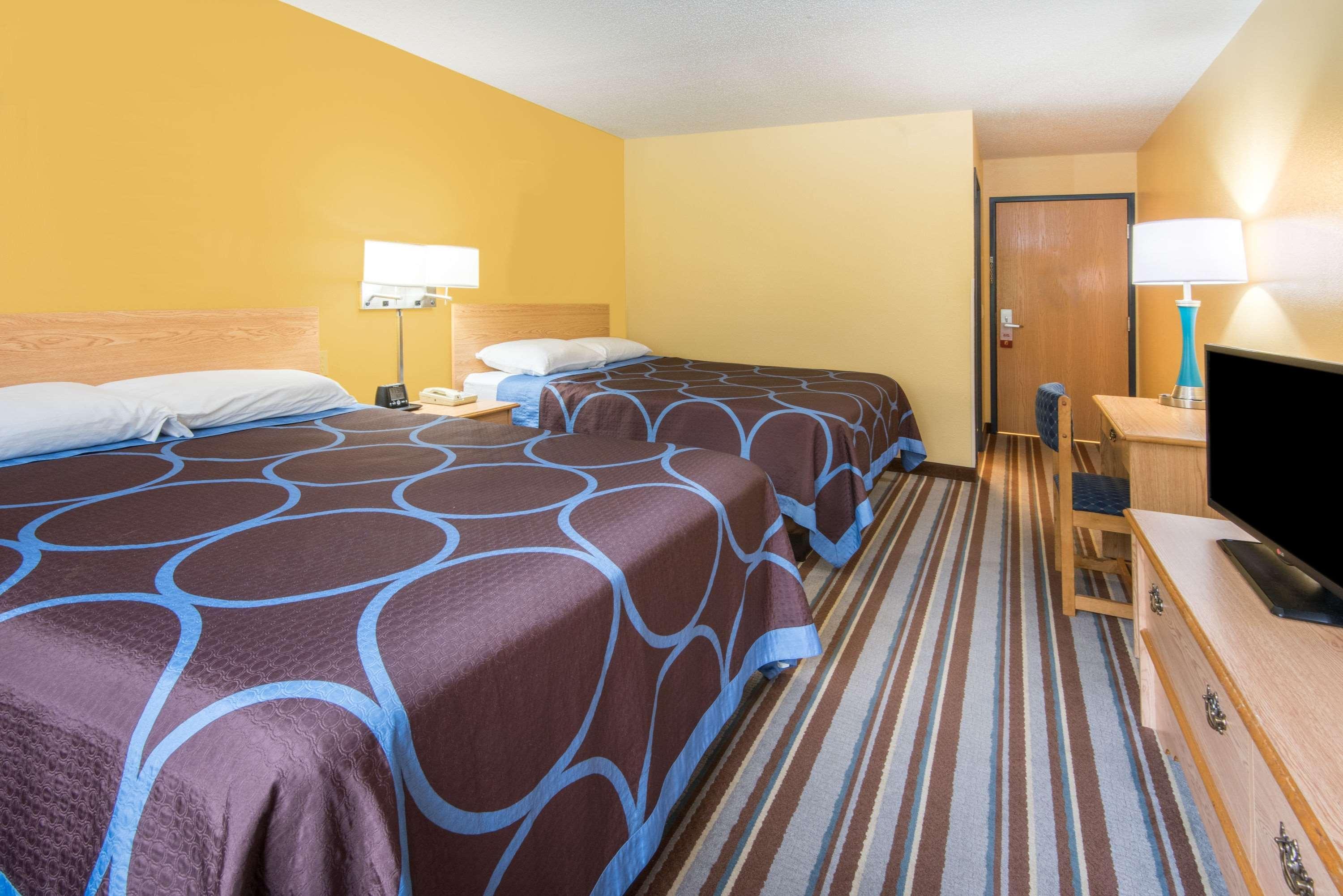 Super 8 By Wyndham Medina Otel Dış mekan fotoğraf